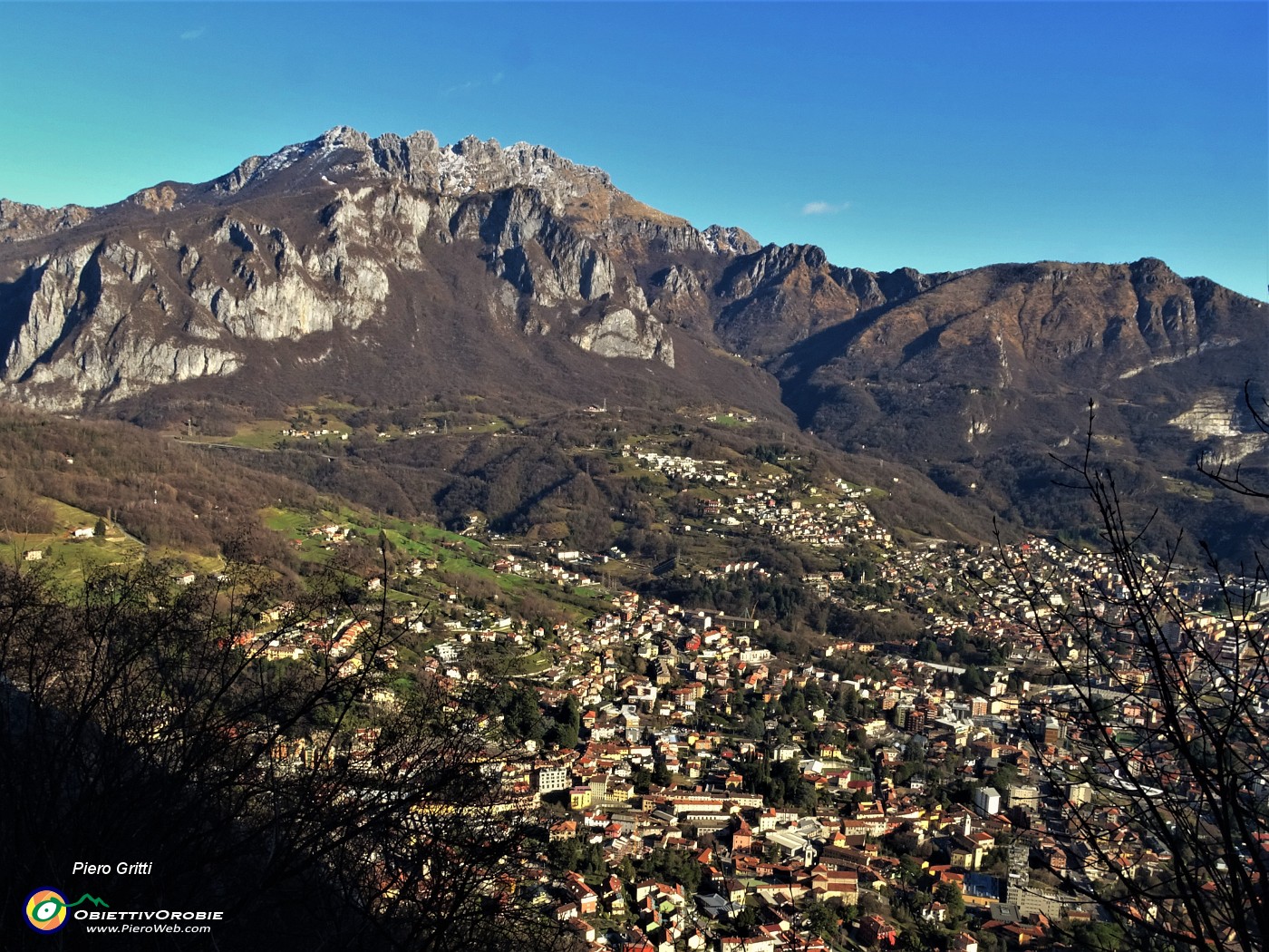 71 Il Resegone baciato dal sole.JPG